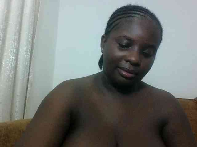 Hotybobbies Live Webcam on BongaCams