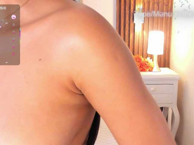 EllieRussell live cam on BongaCams