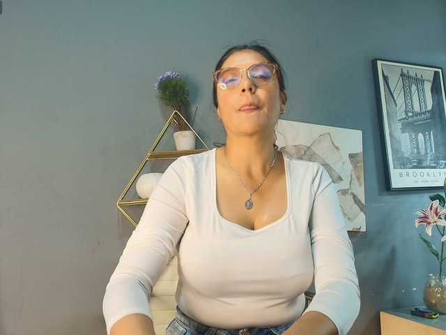 Zuzana21 live cam on BongaCams