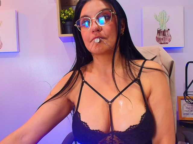 Zuzana21 live cam on BongaCams