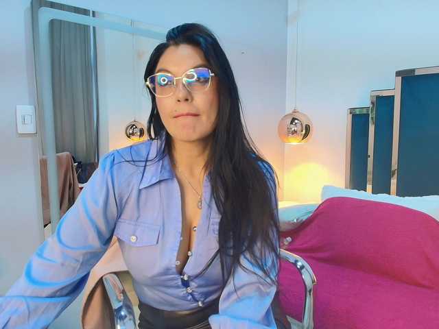 Zuzana21 live webcam show