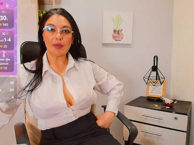 Zuzana21 live cam