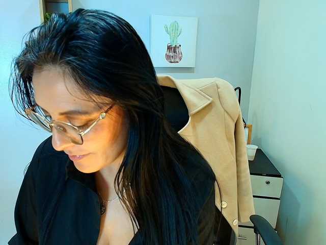Zuzana21 live cam on BongaCams