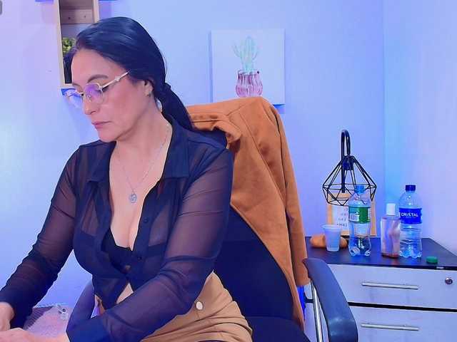 Zuzana21 live cam on BongaCams