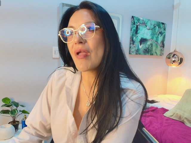 Zuzana21 live webcam show