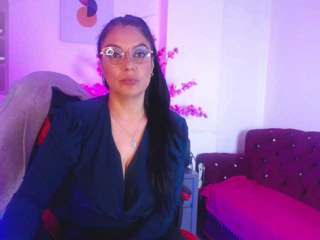 Zuzana21 live cam on BongaCams