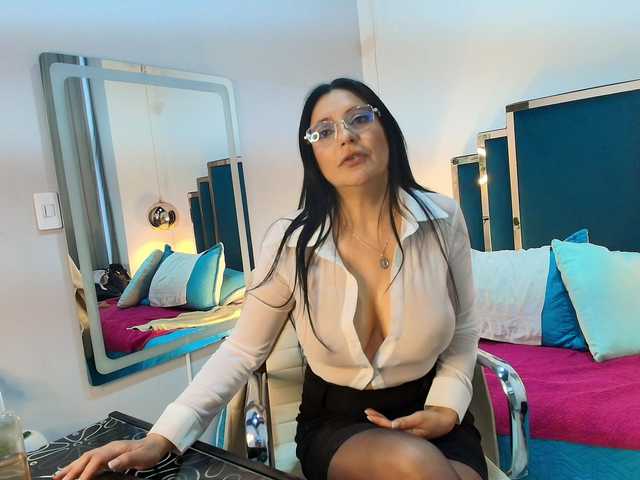 Zuzana21 live cam on BongaCams