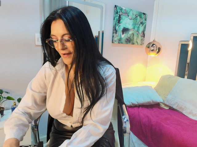 Zuzana21 live webcam show