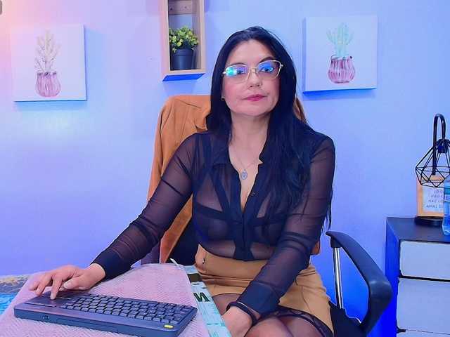 Zuzana21 live cam on BongaCams