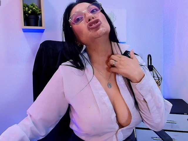 Zuzana21 live cam on BongaCams