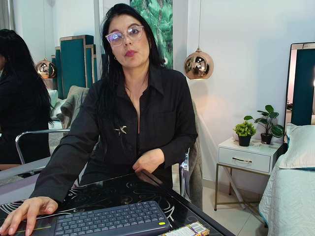 Zuzana21 live cam on BongaCams