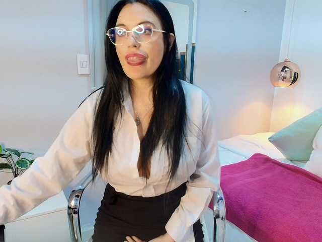 Zuzana21 live webcam show
