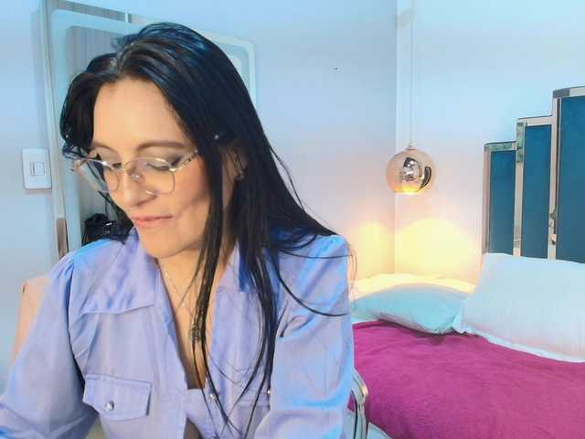 Zuzana21 live webcam show