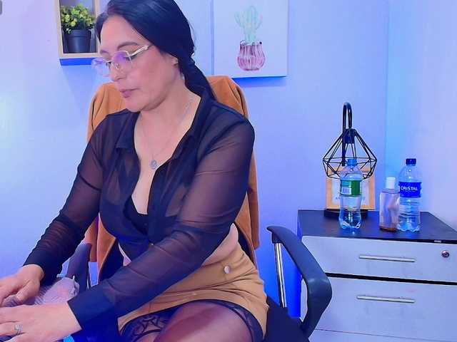 Zuzana21 live cam on BongaCams