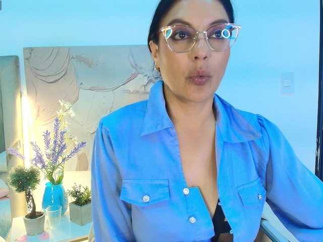 Zuzana21 live cam on BongaCams