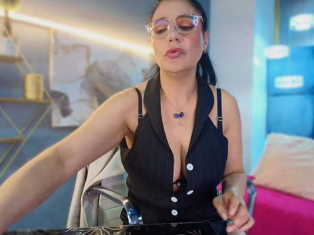 Zuzana21 live cam on BongaCams