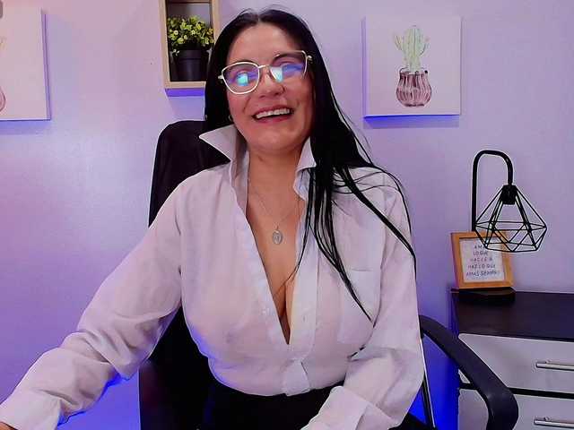 Zuzana21 live cam on BongaCams