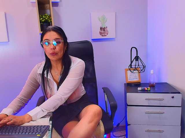Zuzana21 live cam on BongaCams