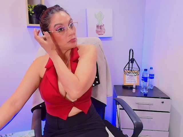 Zuzana21 live cam on BongaCams