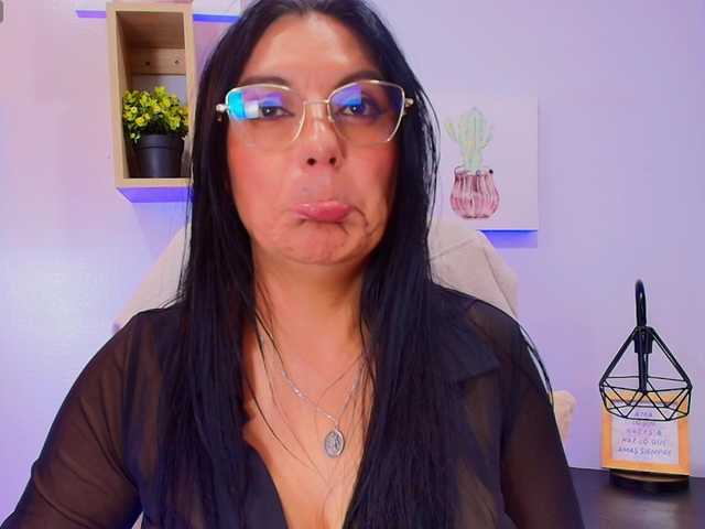 Zuzana21 live cam on BongaCams