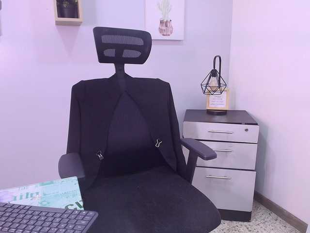 Zuzana21's BongaCams show and profile