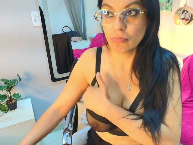Zuzana21 live cam on BongaCams