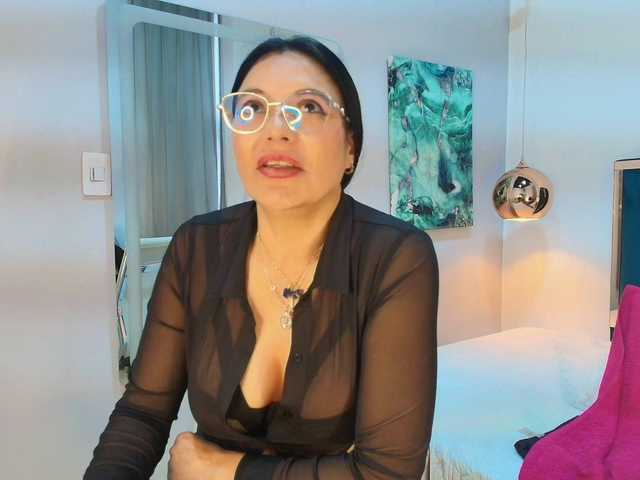 Zuzana21 live cam on BongaCams