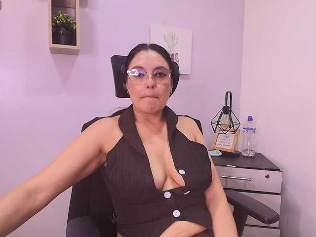 Zuzana21's BongaCams show and profile