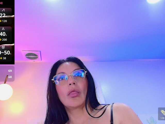 Zuzana21 live cam on BongaCams