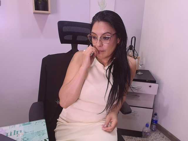 Zuzana21's BongaCams show and profile
