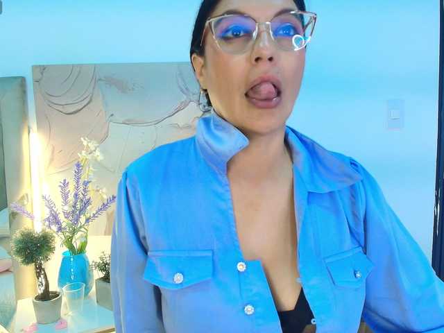 Zuzana21 live cam on BongaCams
