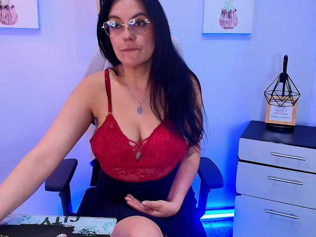 Zuzana21 live webcam show