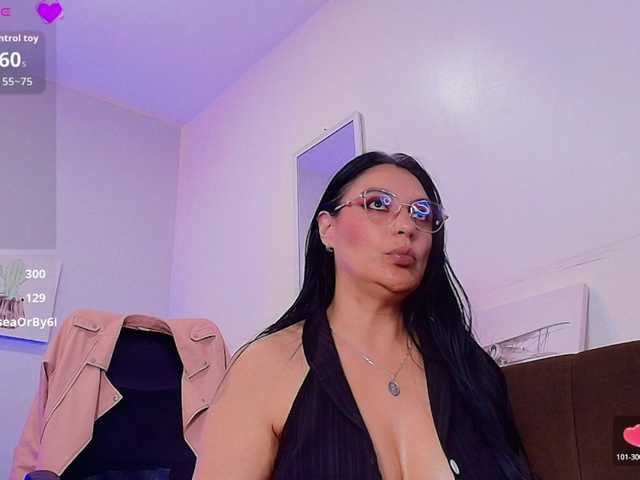 Zuzana21 live cam on BongaCams