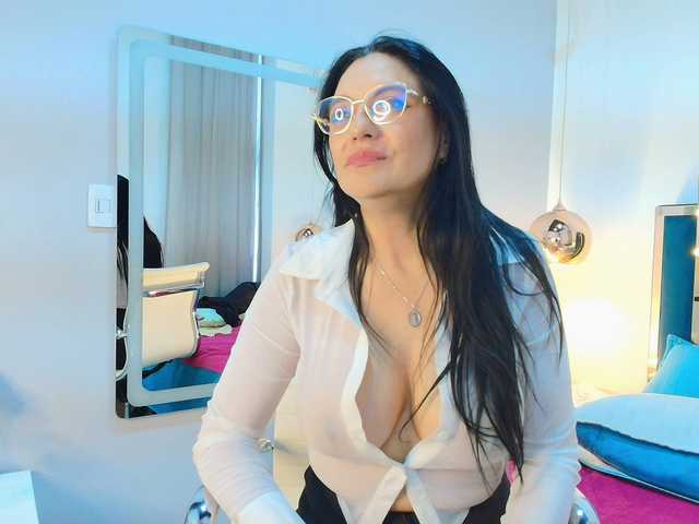 Zuzana21 live cam on BongaCams