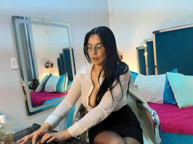 Zuzana21 live cam on BongaCams