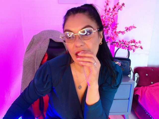 Zuzana21 live cam on BongaCams