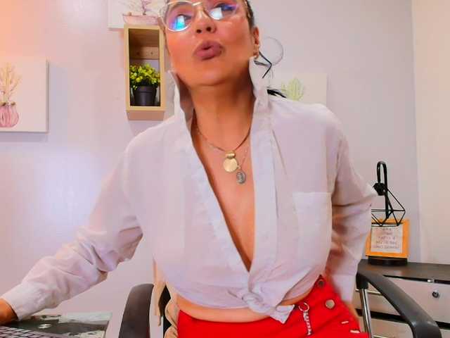 Zuzana21 live cam on BongaCams