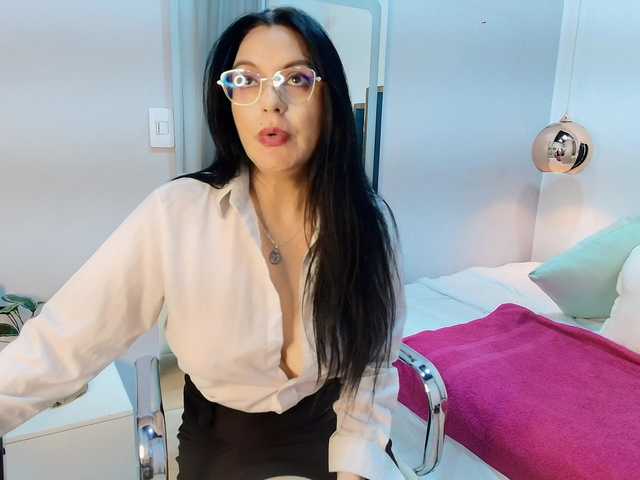 Zuzana21 live webcam show