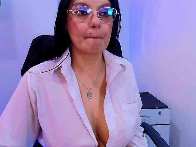 Zuzana21 Live Webcam on BongaCams