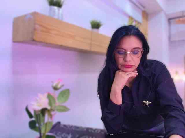 هذا النموذج مباشر الآن. Zuzana21