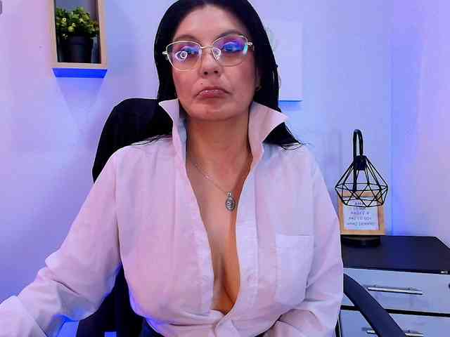 Zuzana21 Live Webcam on BongaCams