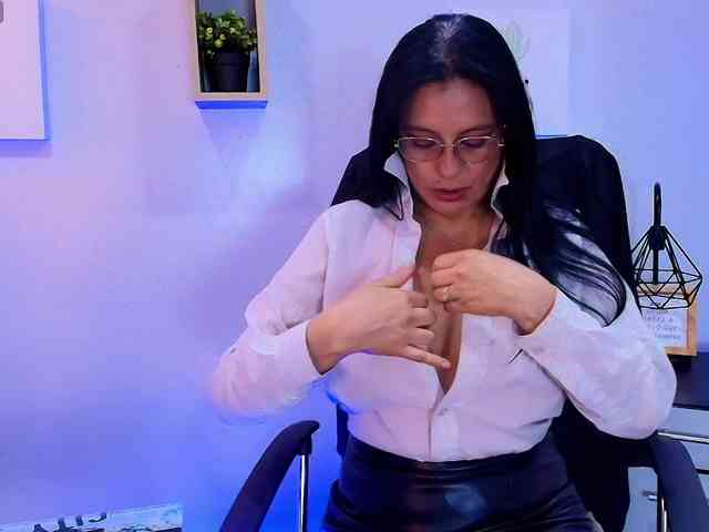 Zuzana21 Live Webcam on BongaCams