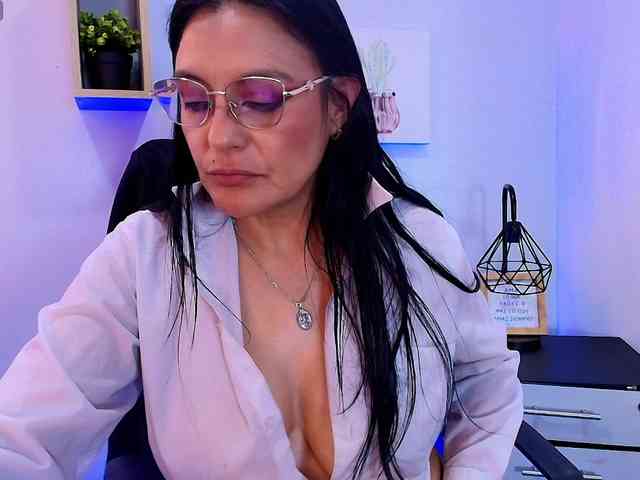 Zuzana21 Live Webcam on BongaCams