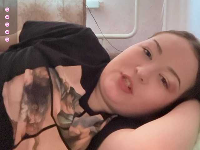 -tiny-nika- live cam