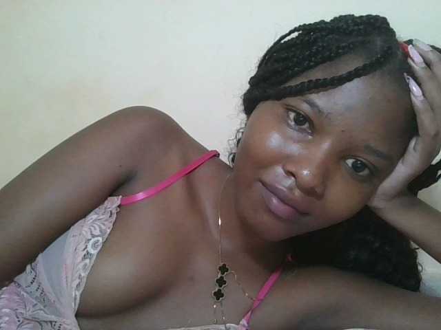 Hornyqueen4's BongaCams show and profile