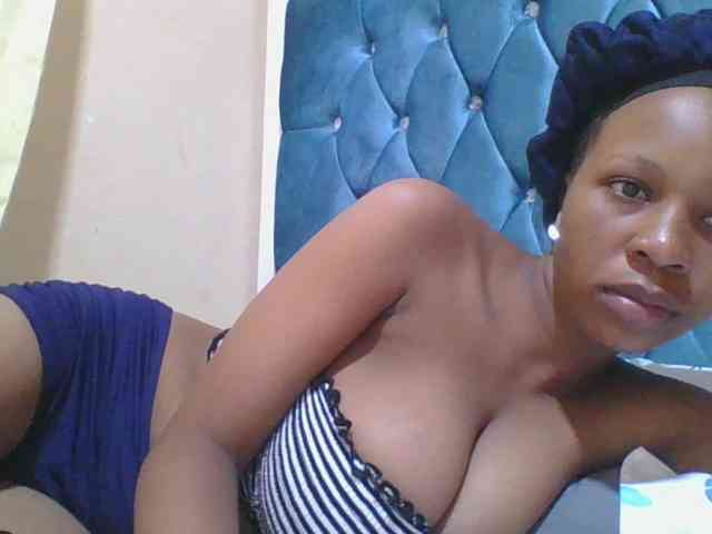 Prettyebony4