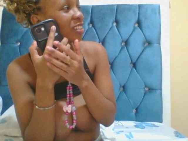 Prettyebony4 webcam