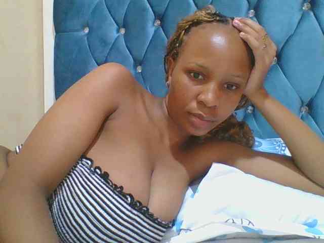 Prettyebony4