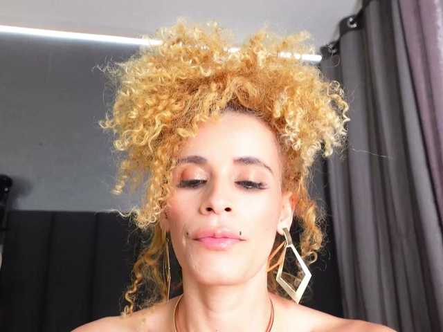 Alexa_Duque