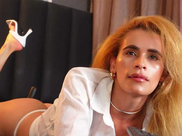 Alexa-Duque live cam on BongaCams